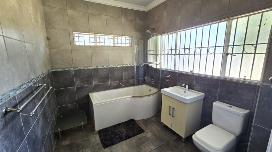 7 Bedroom Property for Sale in Bayswater Free State